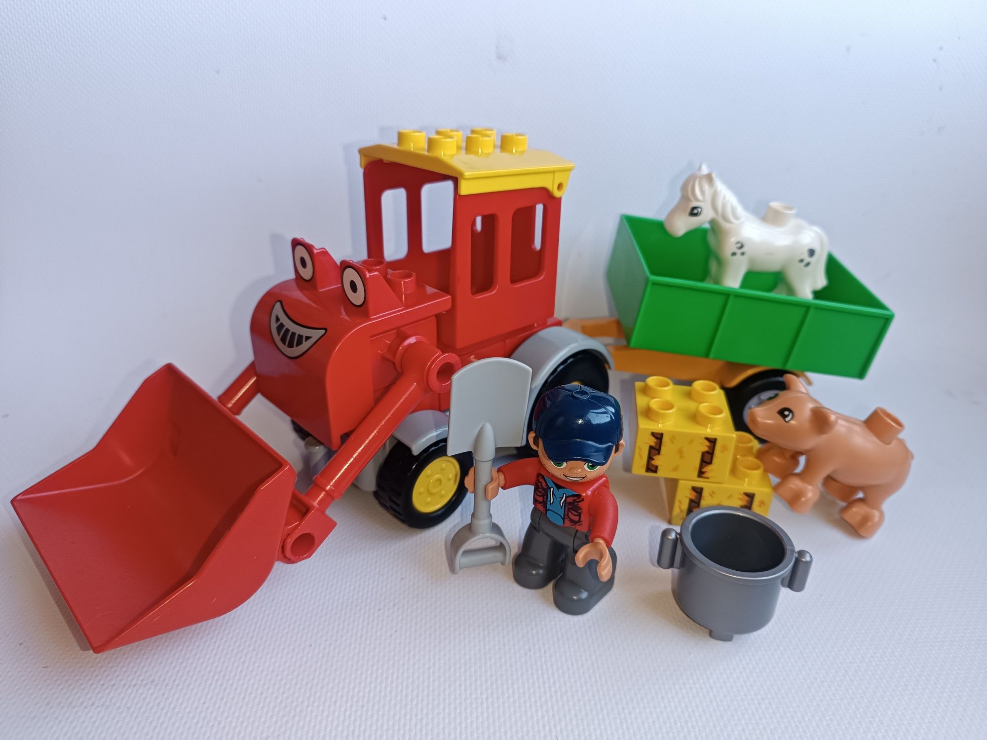 Трактор с прицепом и животными Лего дупло