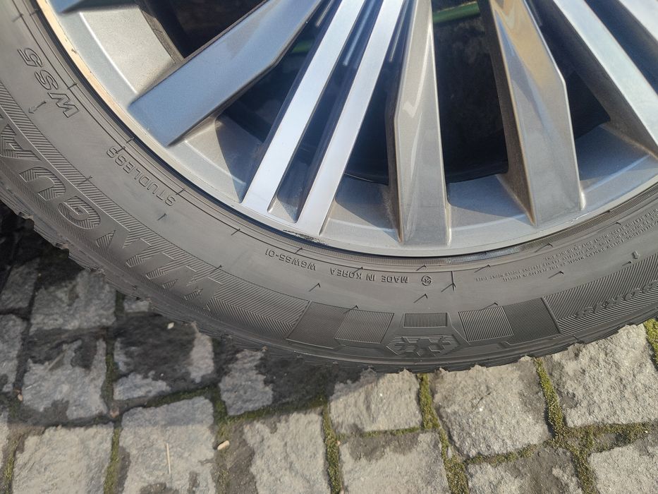 Шина Roadstone Winguard Ice 235/60R18 103Q