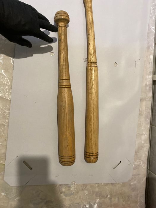 Біта бейсбольні дерев’яна . Дві штуки . Витримка 10 років