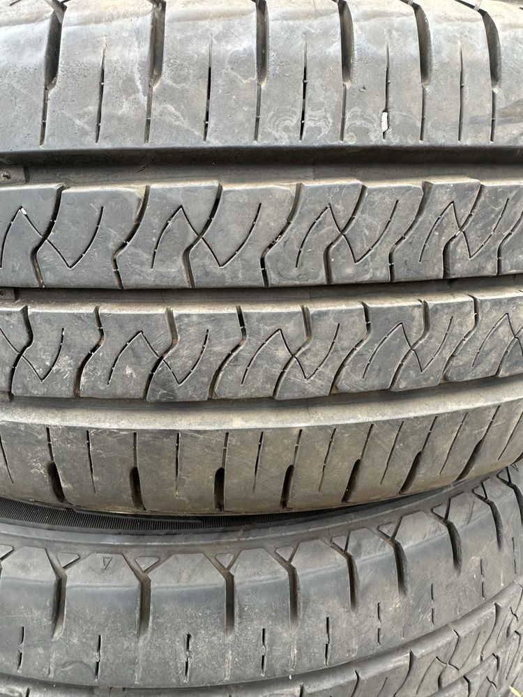 Oponu Kumho 215/60r/17c.