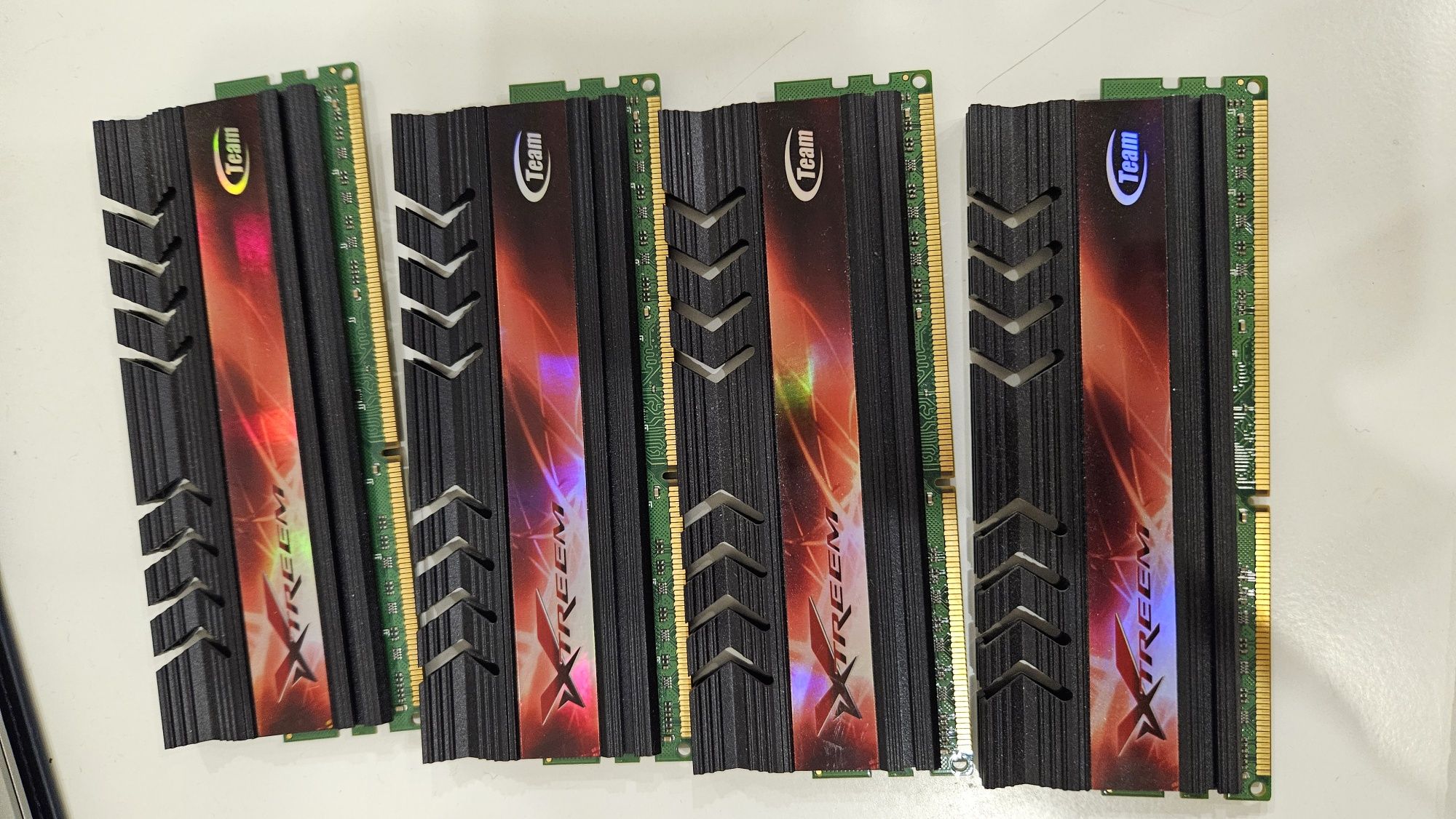 Оперативна пам'ять team ddr3 4gb 2 комплекта