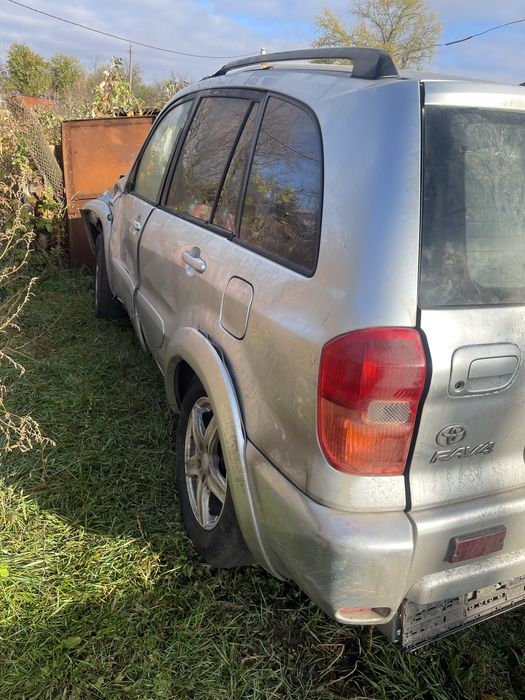 Тайота РАВ-4 2001 р присутній торг