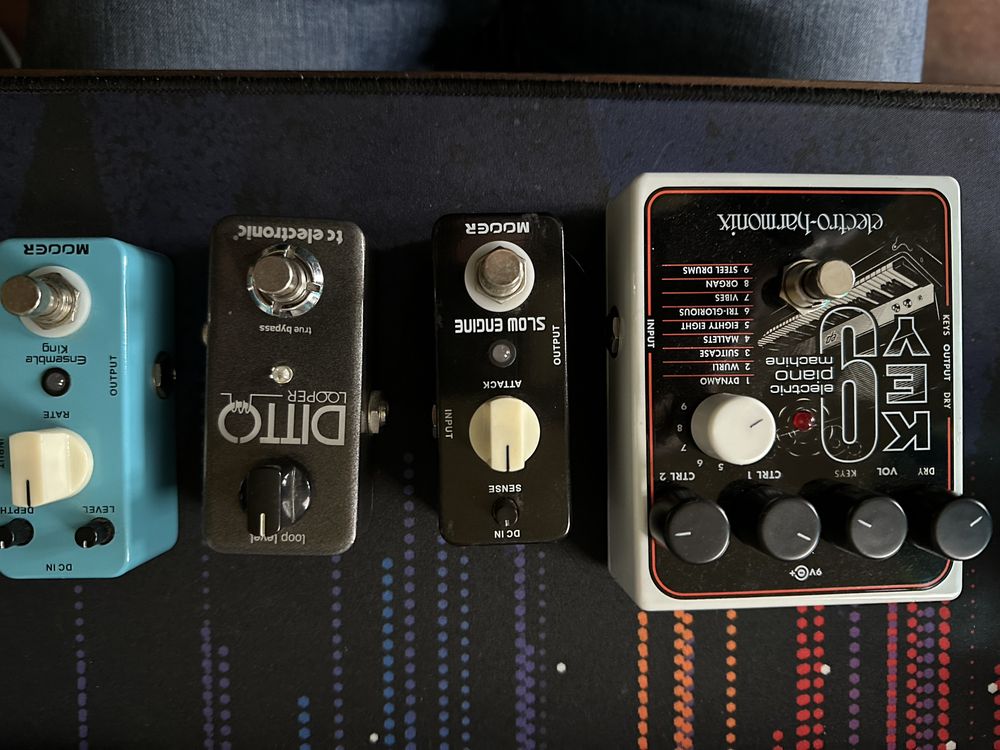 Pedais de guitarra (EH, Mooer, TC)