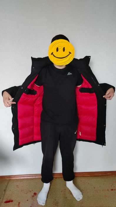 Зимова куртка, дуже тепла.