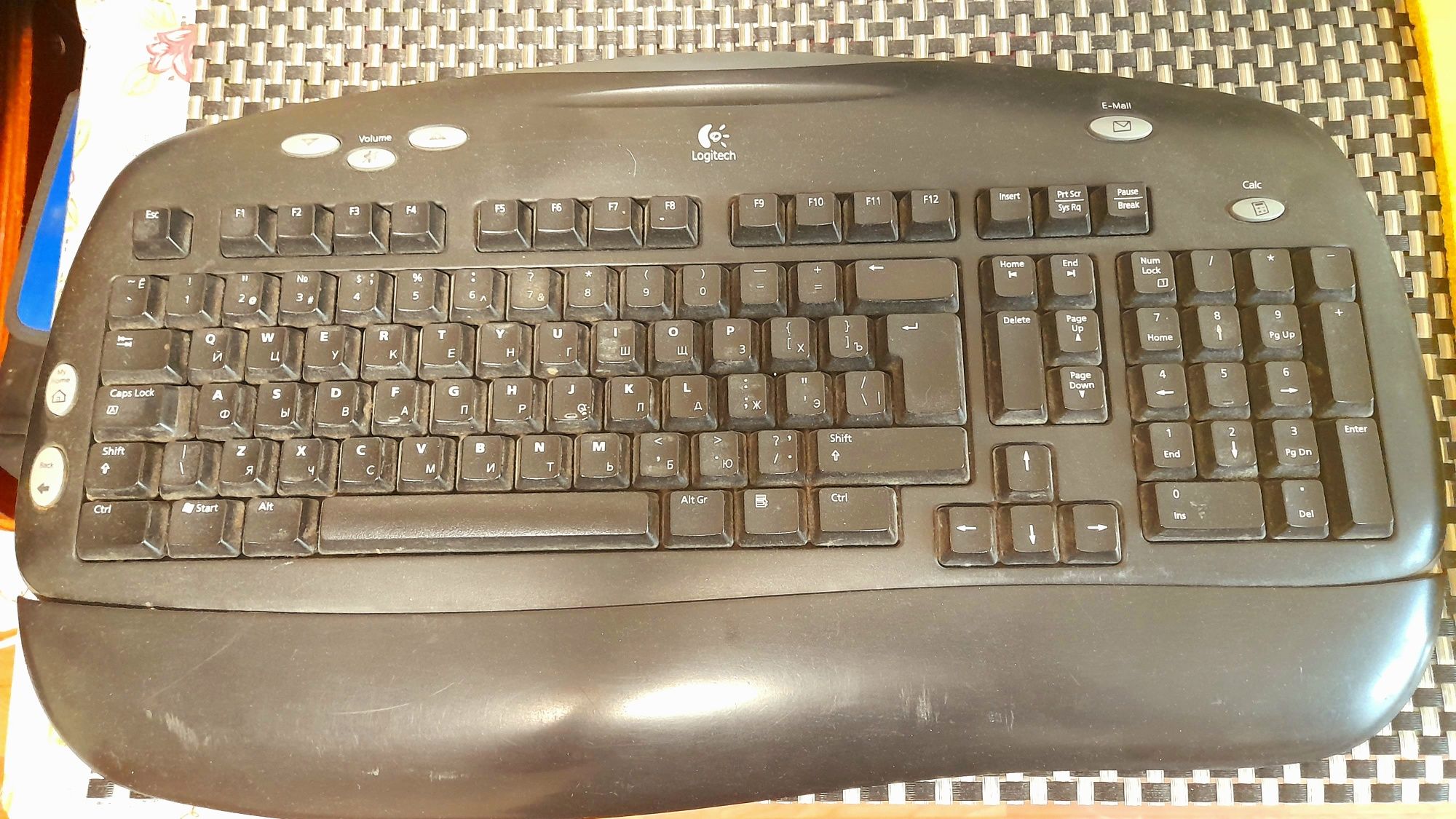 Клавиатура беспроводная Logitech EX-100 Connection Assistance