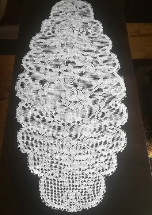 Obrus, serweta, bieżnik ręcznie wykonany na szydełku