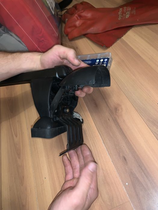 Belki relingi bagażnik dachowy Mont Blanc VW Golf 3dr