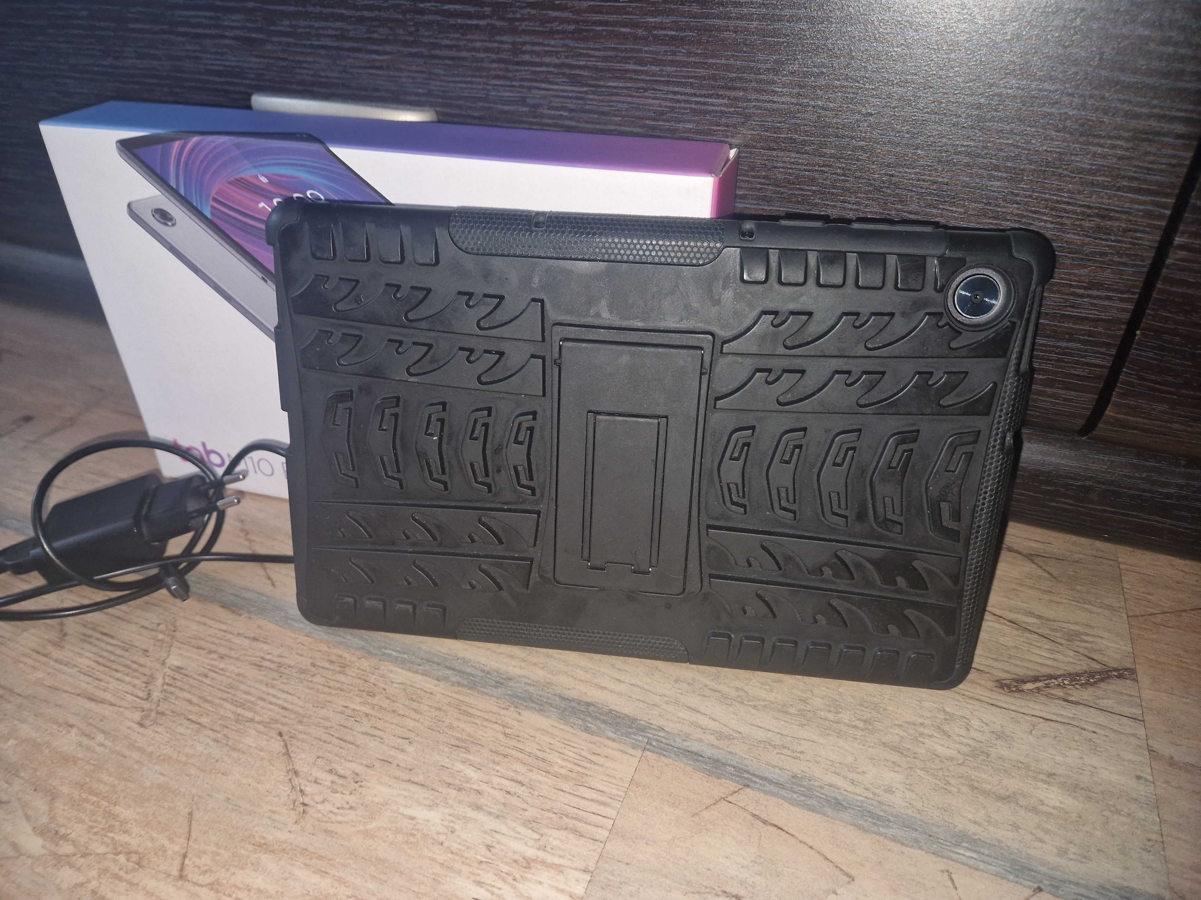 Lenovo Tab M10 Plus 2nd gen + etui