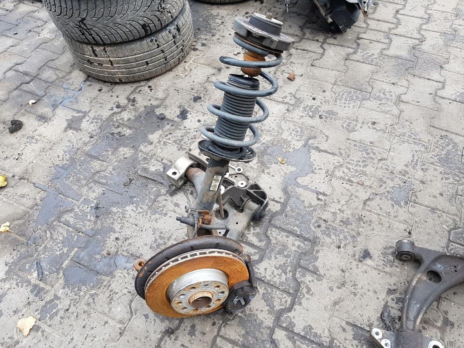 AUDI A3 8P LIFT 08-12r 1.9 TDI AMORTYZATOR ZWROTNICA PRAWA PRZÓD