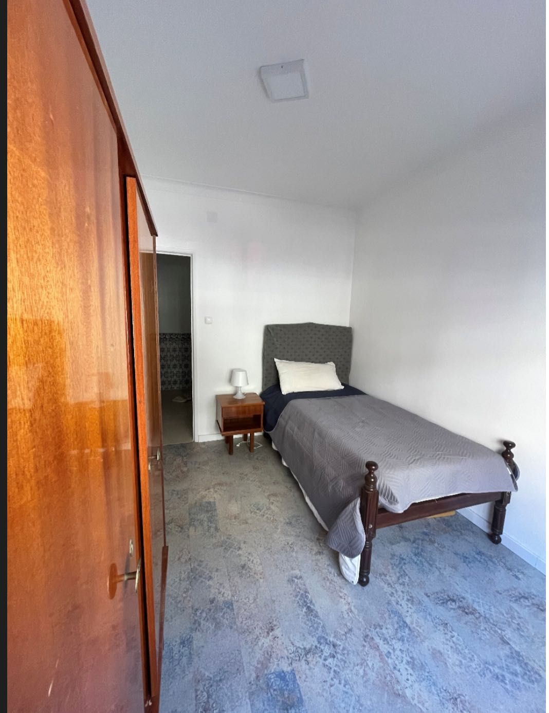 Quarto em ( São Sebastião- Setúbal )