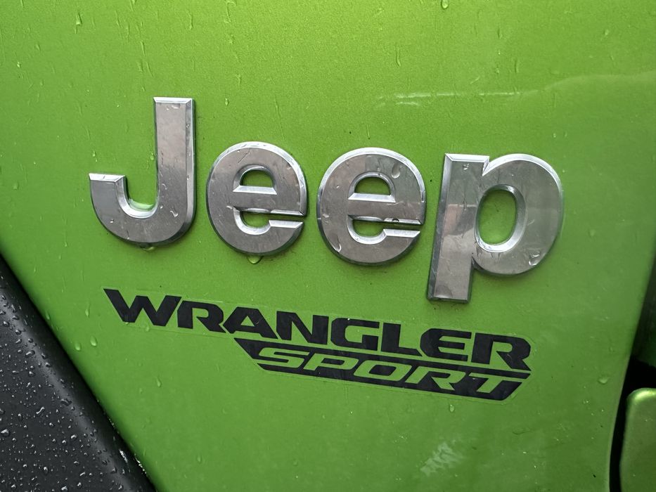 Jeep Wrangler Sport edition в ідеальному стані