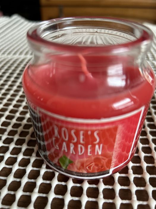 Świece zapachowe nowe cena za kpl.