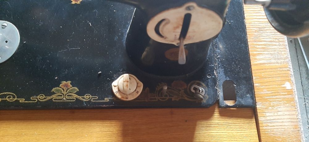 Продам старі швейні машини