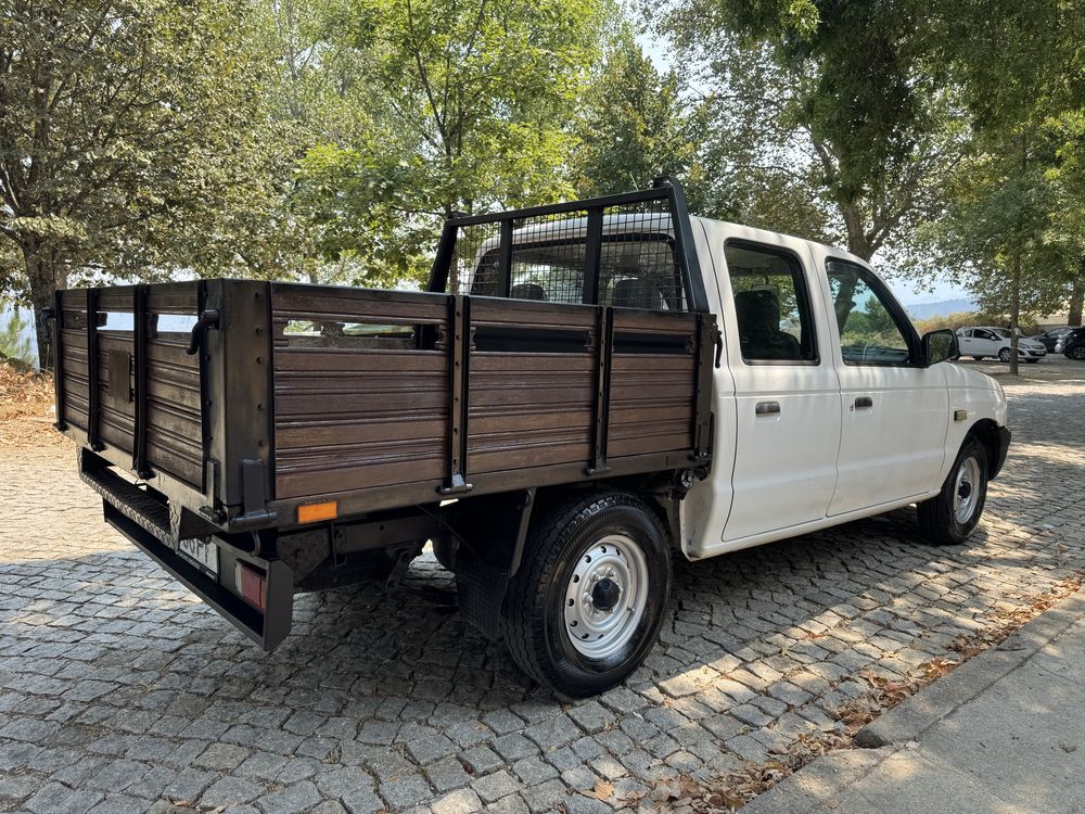 Mazda B2500 4x2