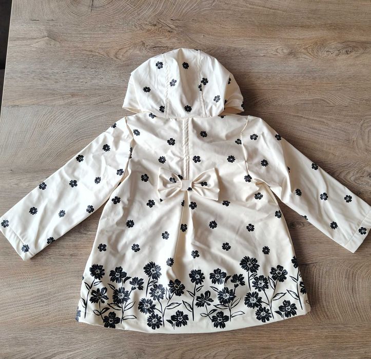 Wyjątkowy płaszczyk przeciwdeszczowy Little me
