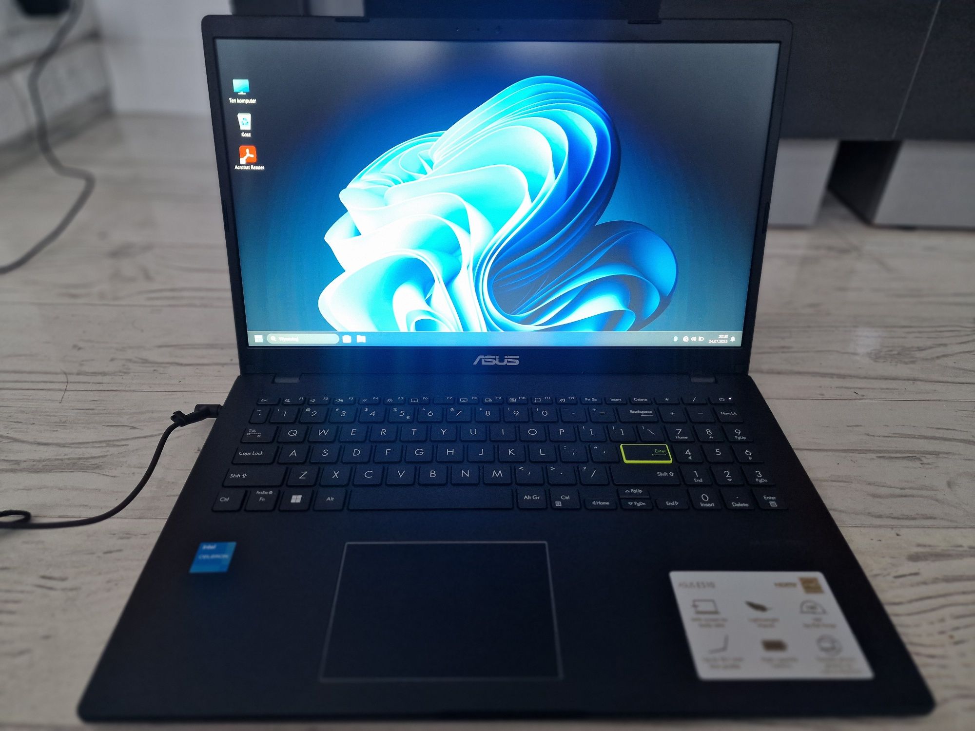 Laptop asus e510 stan bardzo dobry