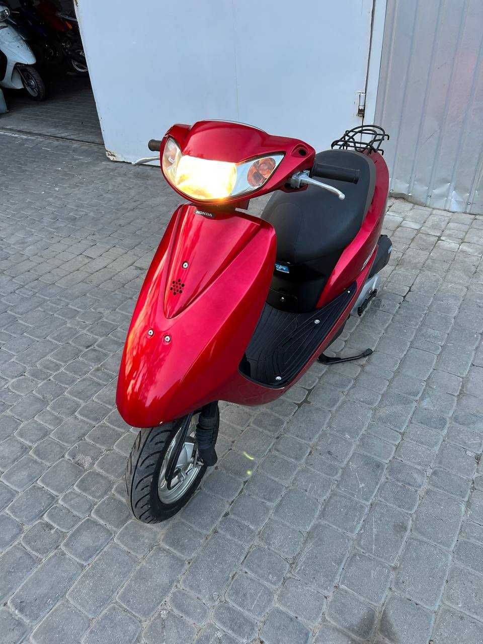 Скутер ІНЖЕКТОР Honda Dio AF 68 4-Т  тільки з КОНТЕЙНЕРА