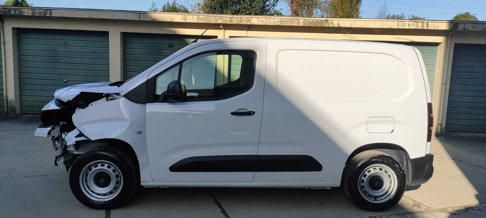 OPEL Combo cargo L1 1.5 Diesel (IVA DEDUTÍVEL)