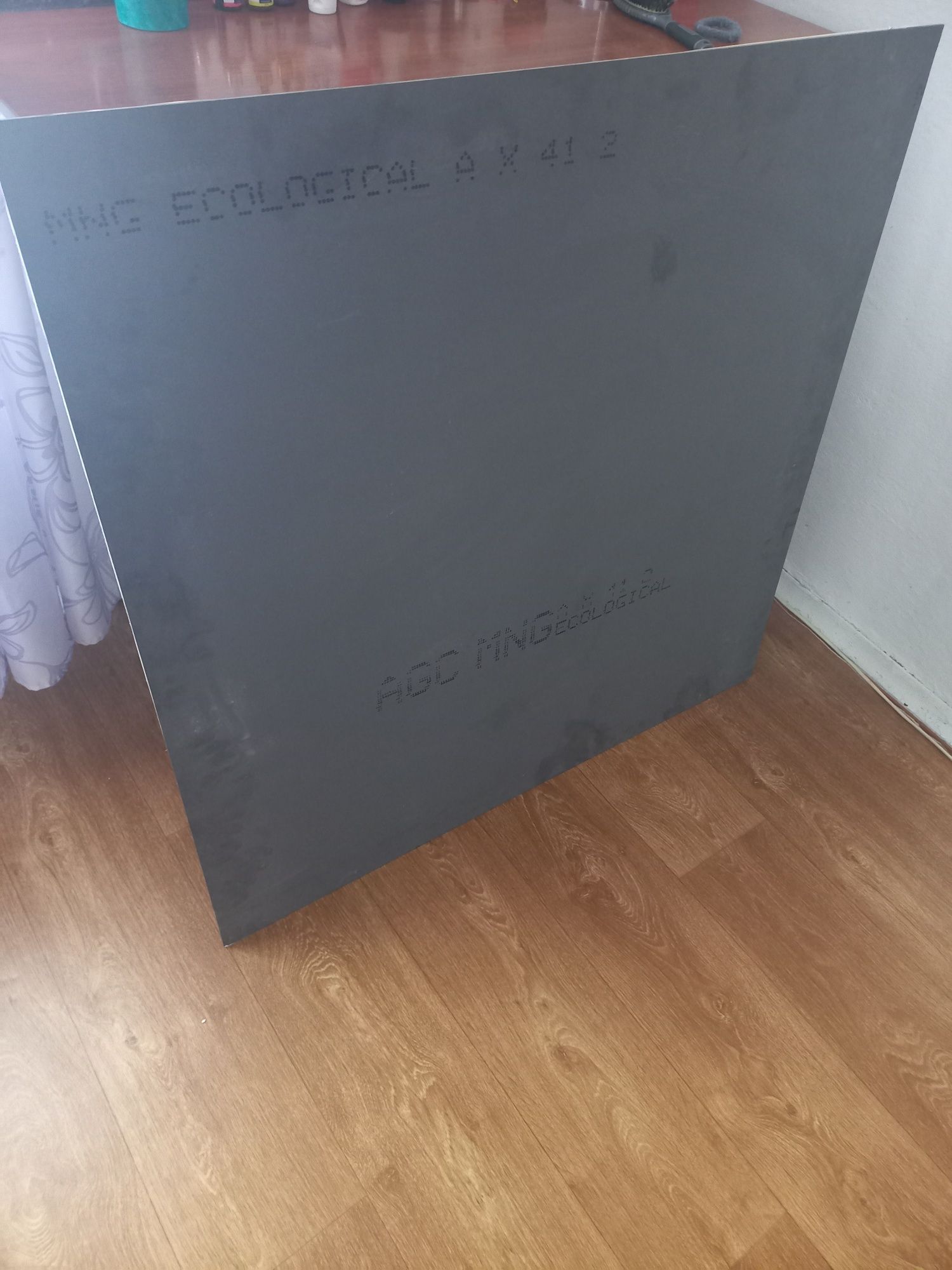 Дзеркало.1м.×1м.