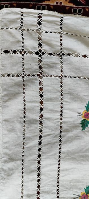 Вишиті старовинні фіранки, шторки.