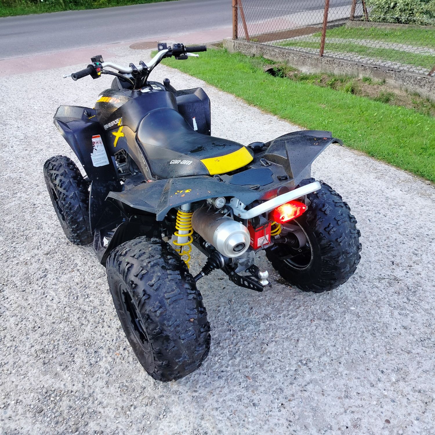 Quad quady ATV can am (Polaris Yamaha Suzuki kawasaki cf Moto)