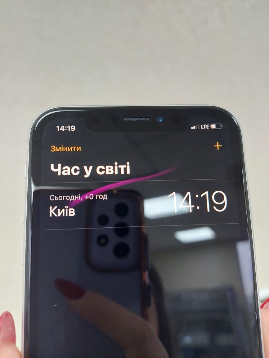 Телефон iPhone XR 64GB