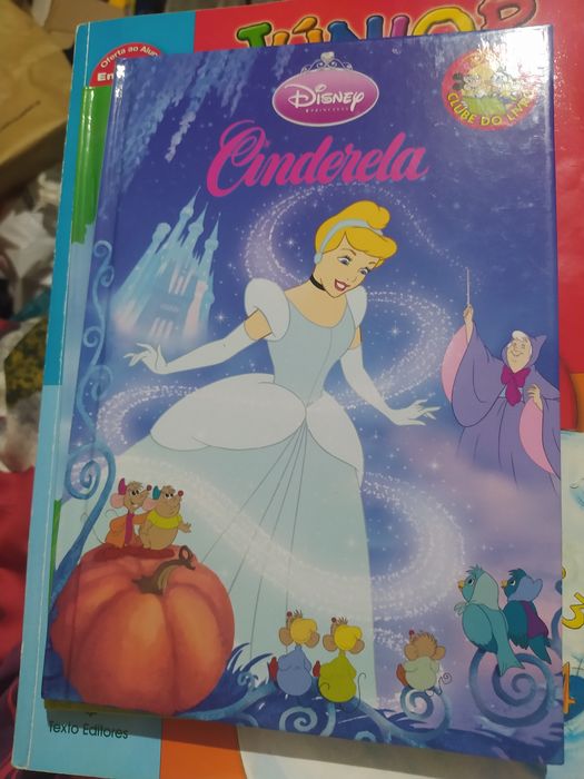 Clube do livro Cinderela da Disney -portes correio incluídos no preço