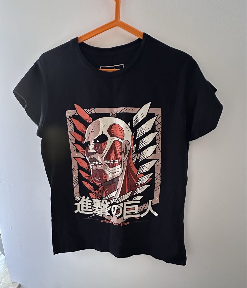 Tshirt Attack on titan z edycji PIXEL BOX