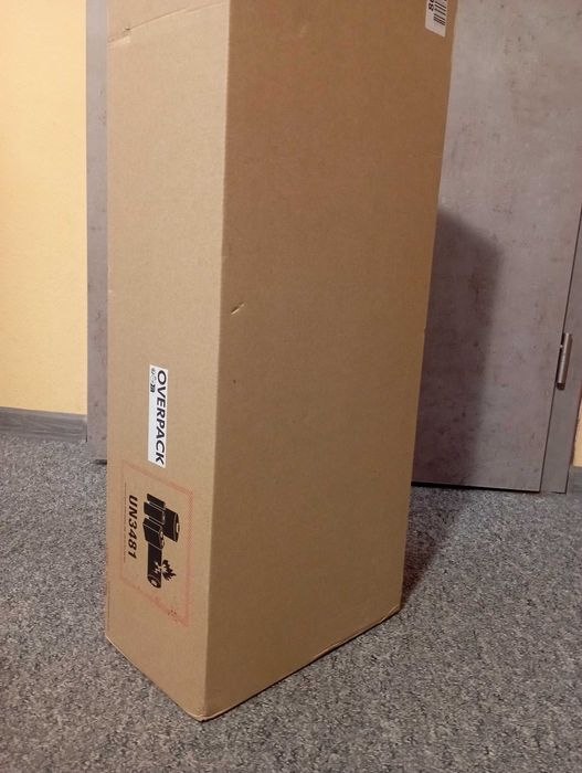 Dyson V8 Advanced - Kompaktowy odkurzacz bezprzewodowy NOWY