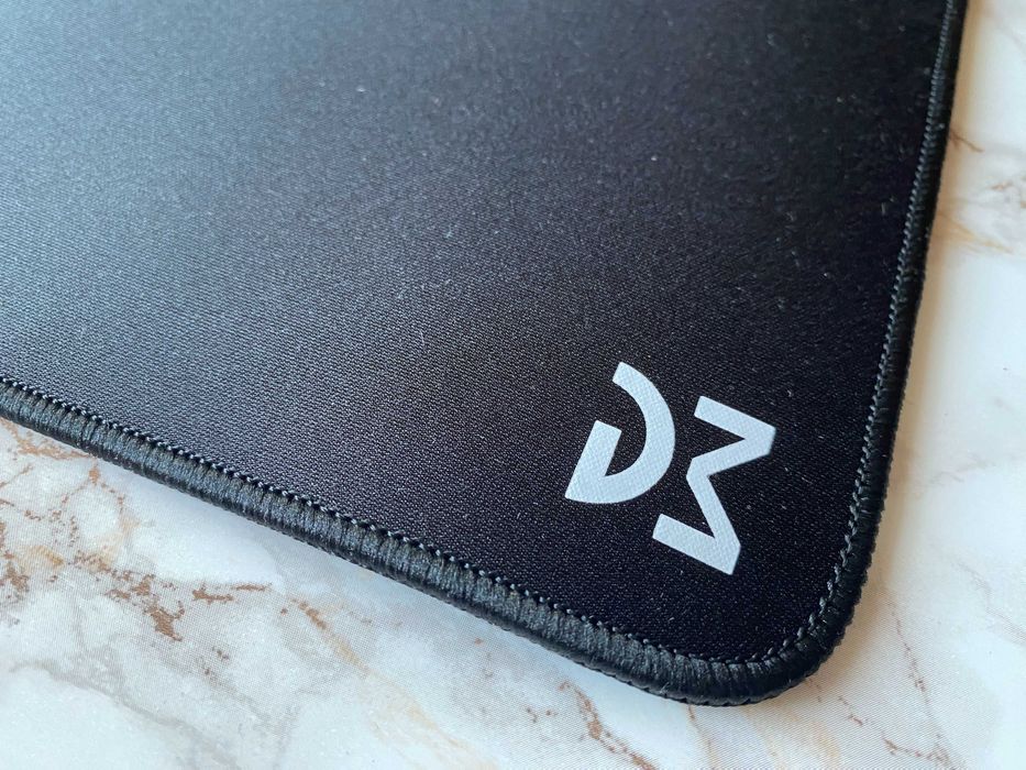 Великий килимок для мишки та клавіатури Dream Machines DM PAD XL