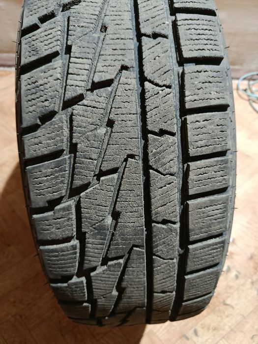 Шини зима 215/55/r17