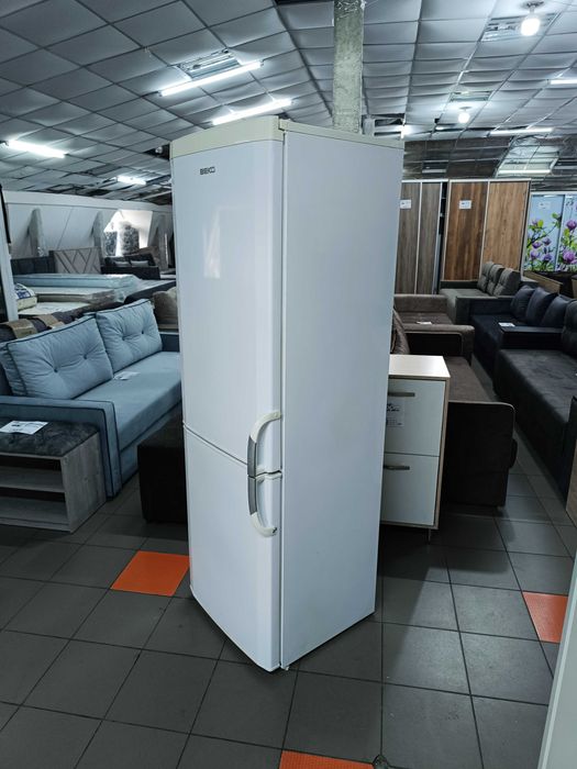 Двокамерий холодильник BEKO CSK34000
