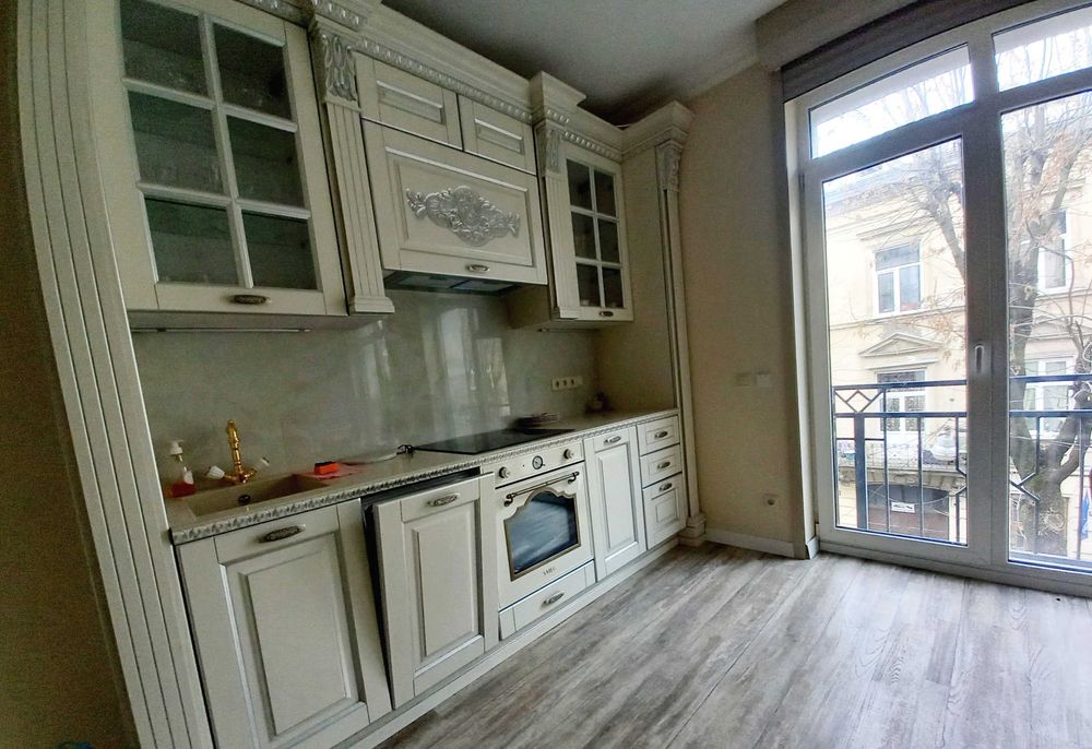 Оренда апартаментів в новобудові в самому центрі вул. М. Скорика