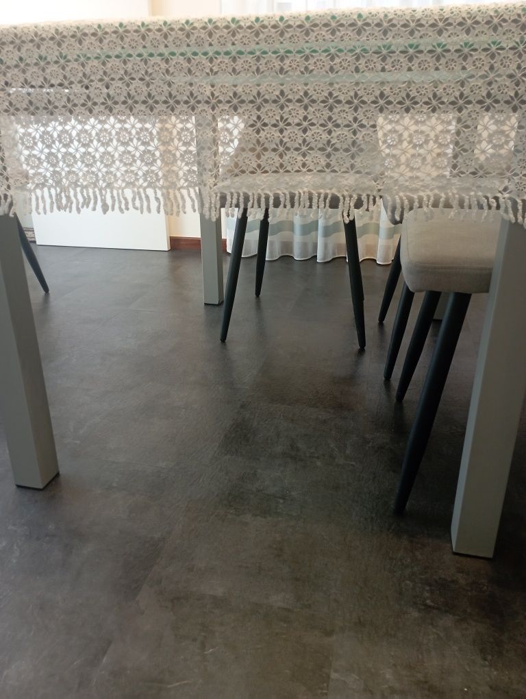 Toalha de mesa em renda branca