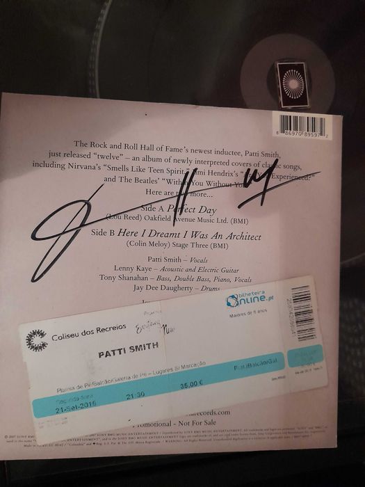 Patti Smith vinyl autografado