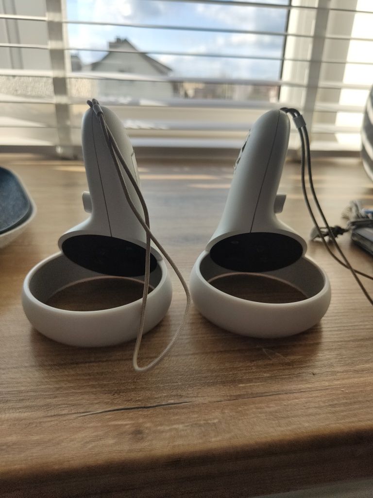 Sprzedam oculus quest 2