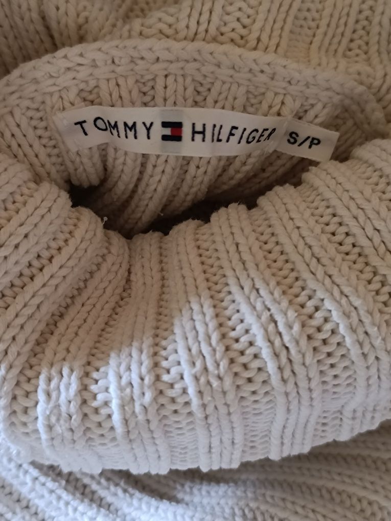 Sweterek z golfem Tommy Hilfiger rozm S