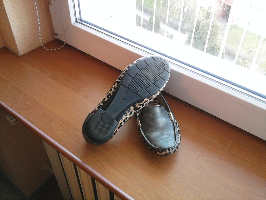 Mokasyny Confort Soft Shoes z kolekcji bucików- 39 / 25 cm !!!
