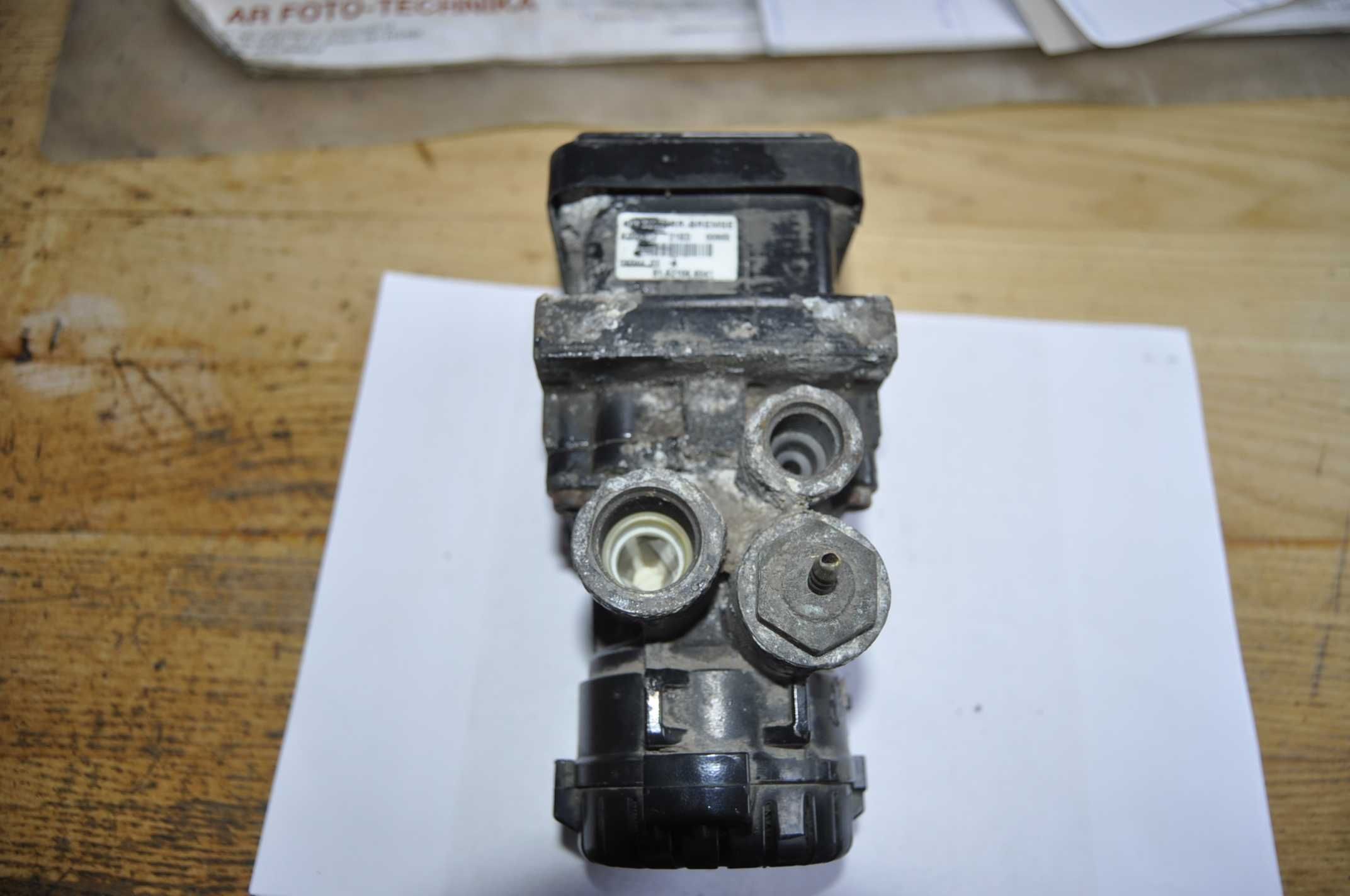 MAN TGX TGS TGA Zawór EBS Przód knorr bremse