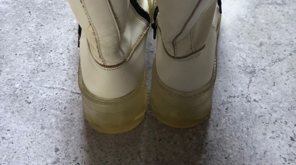 Оригінальні шкіряні черевики Zara розміру 37 білого екрю кольору