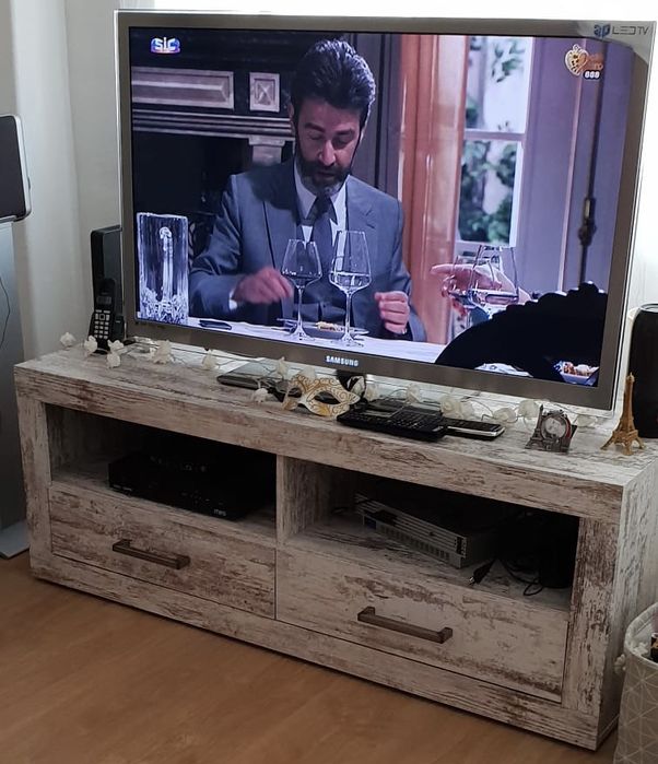 Móvel de televisão