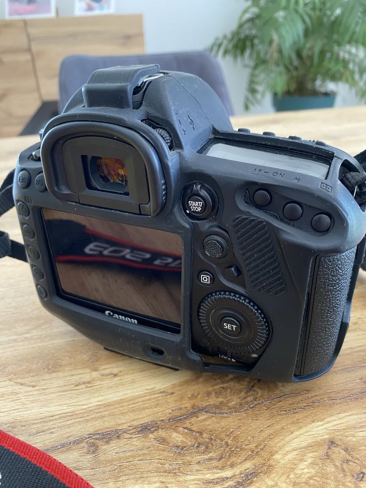 Canon 5D Mark IV
