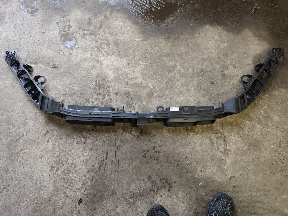 Belka,pas przedni  Mercedes w177