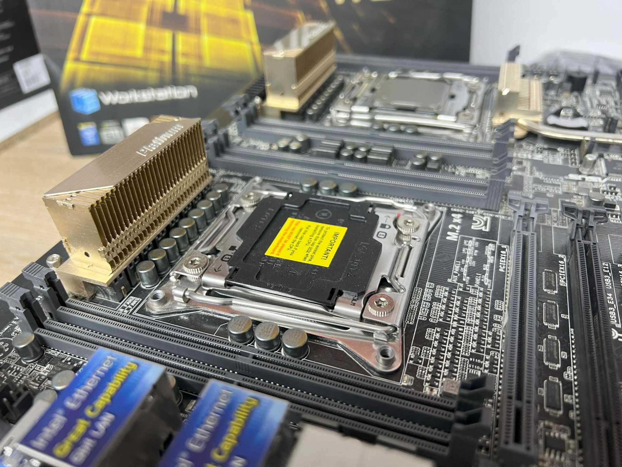 Płyta główna ASUS Z10PE-D8 WS + Intel Xeon E5 2696 V4 2,2 GHz 22-core