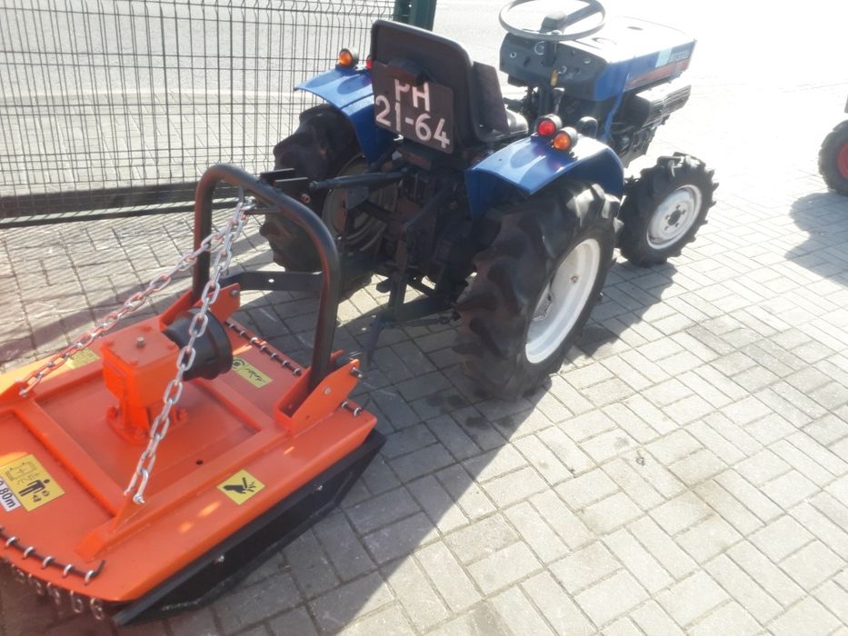 Trator Mitsubishi 4x4 com matrícula e capinadeira nova