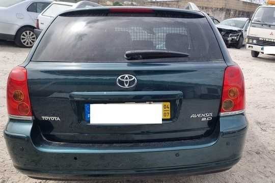 Para peças Toyota Avensis Combi 2.0 D4D ano 2004