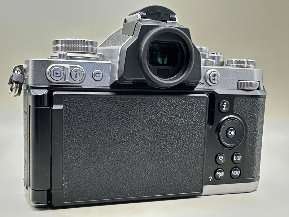 Nikon Zfc + Nikkor Z dx 18-140mm f/3.5-6.3 vr
