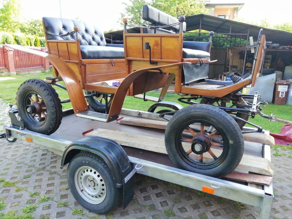 Sprzedam bryczkę z hamulcem na pompowanych kołach