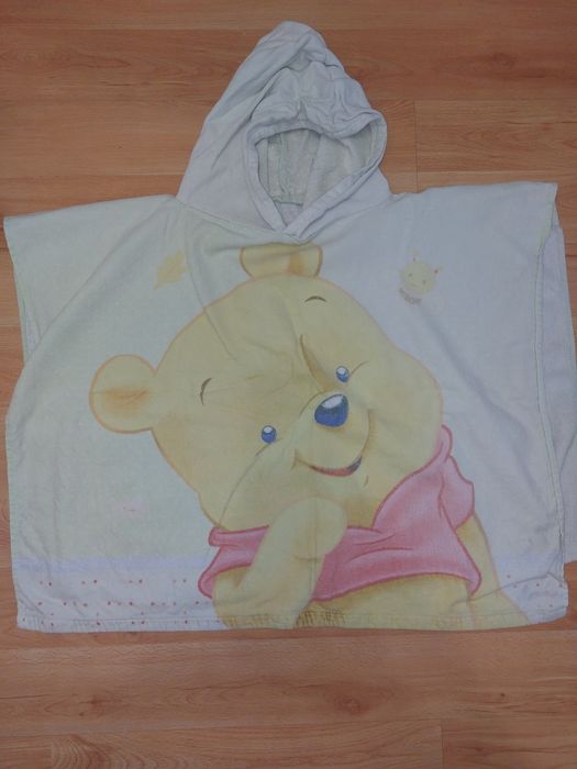 Ręcznik ponczo kąpielowe z Kubusiem Puchatkiem
