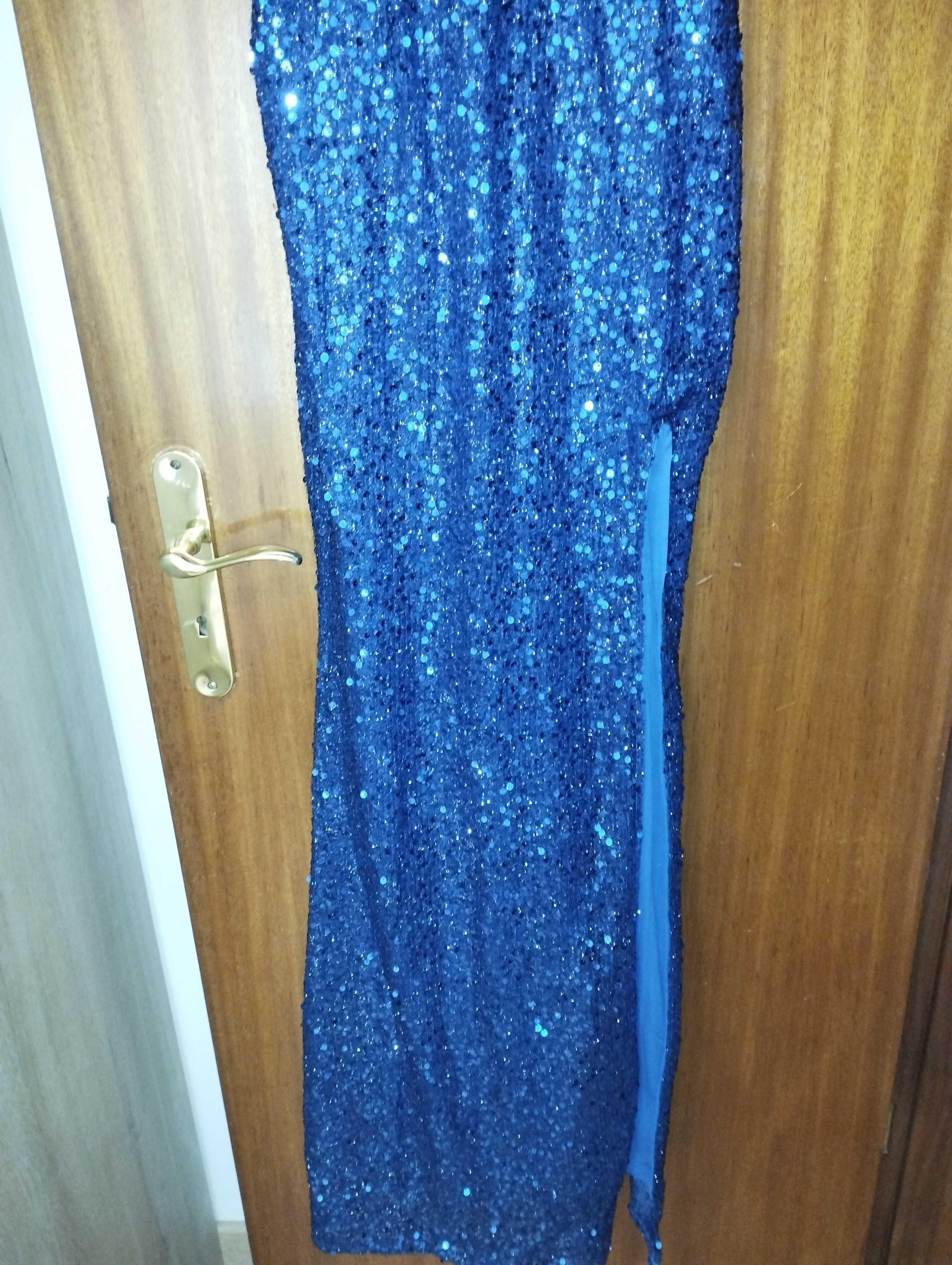 Vendo vestido brilhante em azulão novo tamanho M